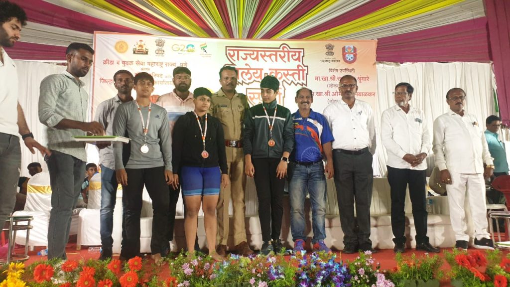 शर्वरी राठोड चे राज्यस्तरीय कुस्ती स्पर्धेत यश