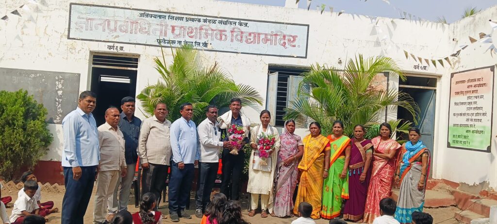 ज्ञानप्रबोधिनी शाळेत माजी विद्यार्थांचा सत्कार
